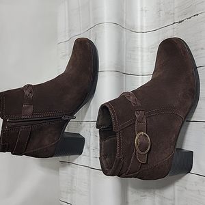 Clarks bendables, size 7, dark brown